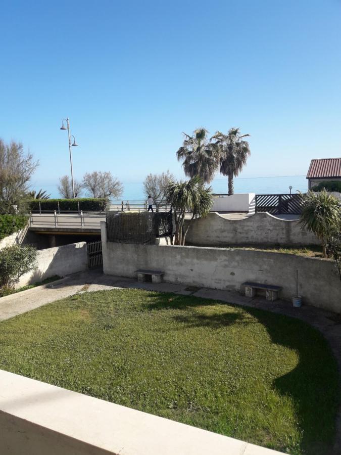 Casa A 20 Metri Dal Mare! Apartment Fossacesia Exterior photo